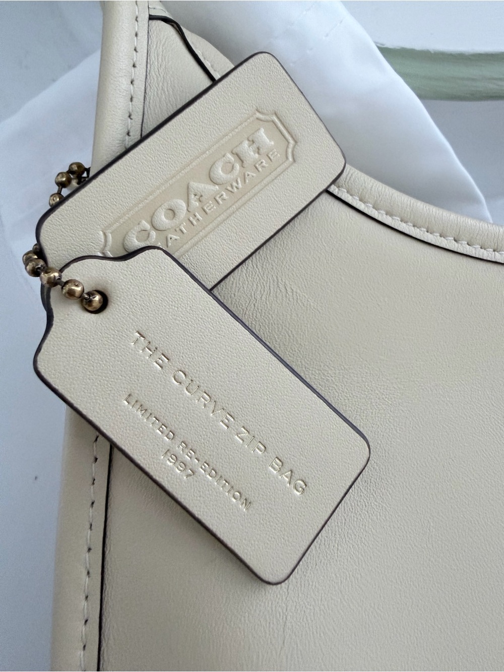 Coach Curve Zip Shoulder Bag Moonlight - Picture 3 of 5